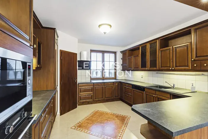 Pronájem vily, Praha - Nebušice, Druhého odboje, 384 m2