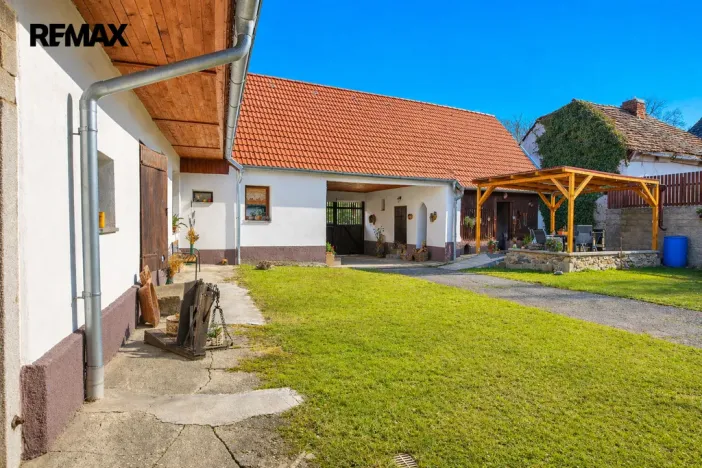 Prodej rodinného domu, Drhovle - Pamětice, 160 m2
