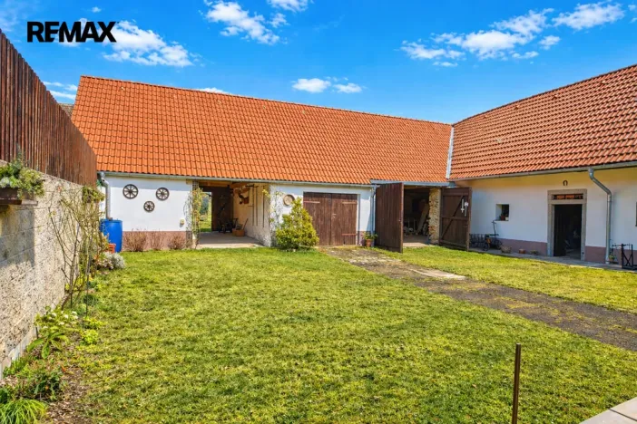 Prodej rodinného domu, Drhovle - Pamětice, 160 m2