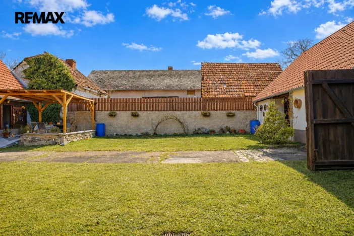 Prodej rodinného domu, Drhovle - Pamětice, 160 m2