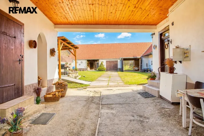 Prodej rodinného domu, Drhovle - Pamětice, 160 m2