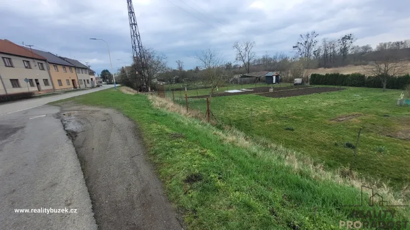 Prodej zahrady, Chropyně, 380 m2