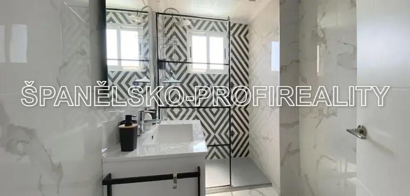 Prodej bytu 3+kk, Torrevieja, Španělsko, 80 m2