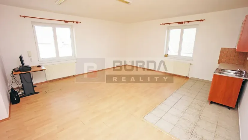 Pronájem kanceláře, Neratovice, 514 m2