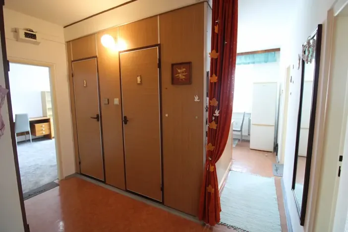 Pronájem bytu 2+1, Karlovy Vary, Krymská, 54 m2