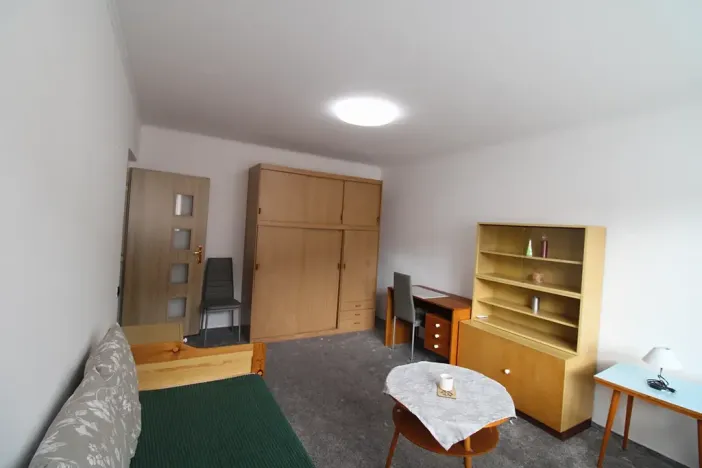 Pronájem bytu 2+1, Karlovy Vary, Krymská, 54 m2