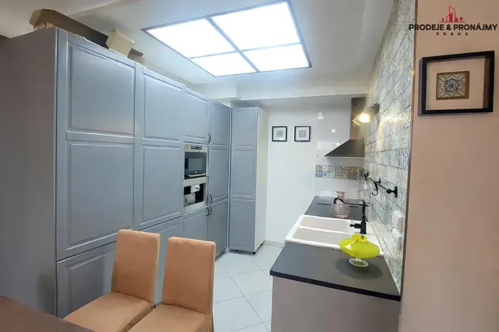 Pronájem bytu 2+kk, Praha - Vysočany, Pod Harfou, 55 m2