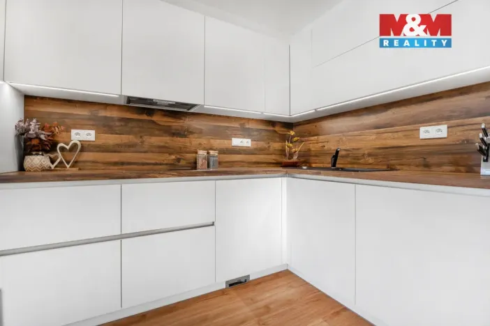 Prodej rodinného domu, Veleň - Mírovice, U Skalky, 229 m2