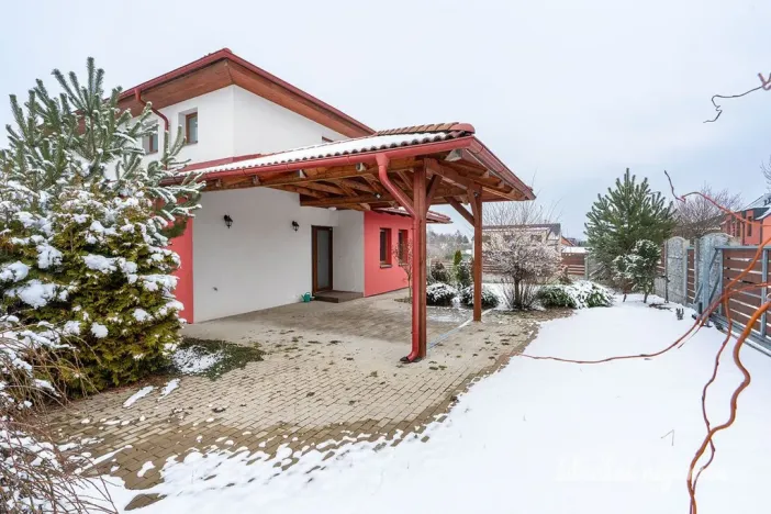 Pronájem rodinného domu, Šestajovice, Sukova, 204 m2