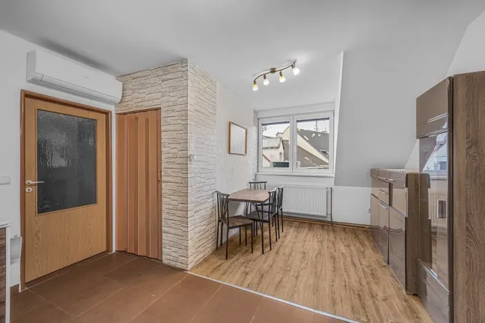 Prodej bytu 3+1, Teplice, U Hadích lázní, 73 m2