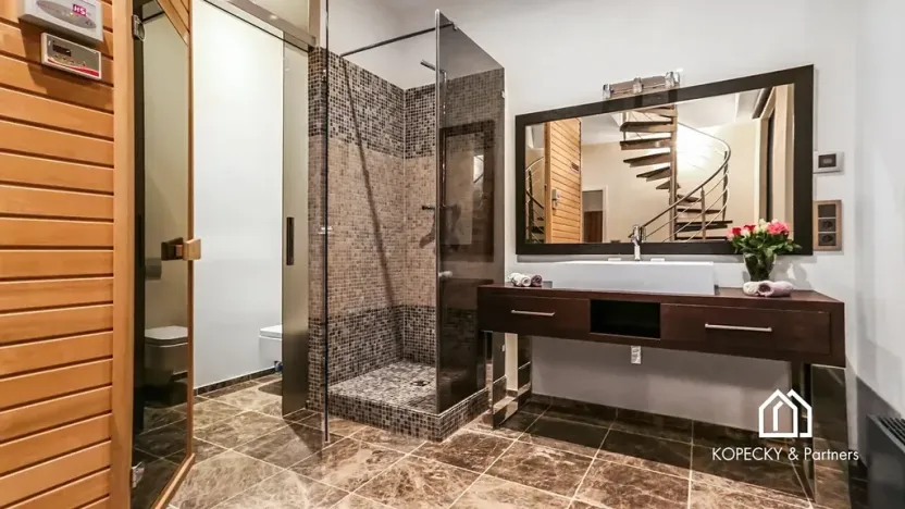 Prodej atypického bytu, Praha - Smíchov, Křížová, 428 m2