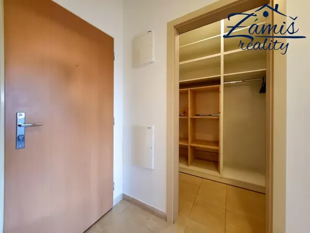 Pronájem bytu 2+kk, Kladno, Generála Selnera, 48 m2