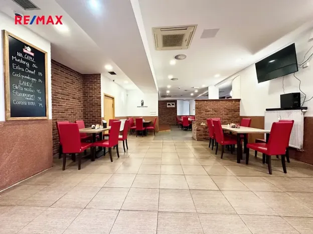 Pronájem restaurace, Praha - Lhotka, Novodvorská, 412 m2
