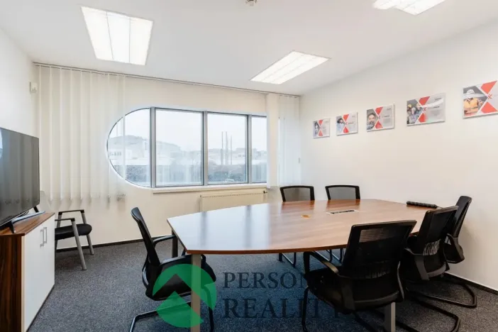 Pronájem kanceláře, Brno, Plynárenská, 3370 m2