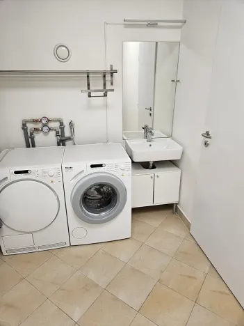 Pronájem bytu 1+kk, Brno, Šmejkalova, 37 m2