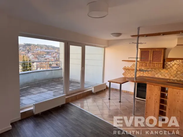 Pronájem bytu 2+kk, Jablonec nad Nisou, Komenského, 55 m2