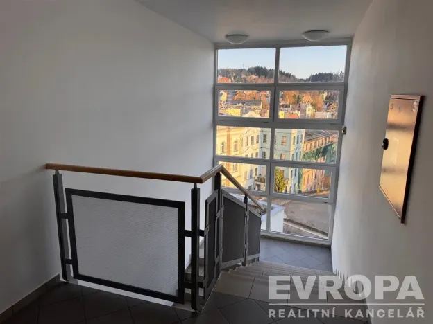 Pronájem bytu 2+kk, Jablonec nad Nisou, Komenského, 55 m2