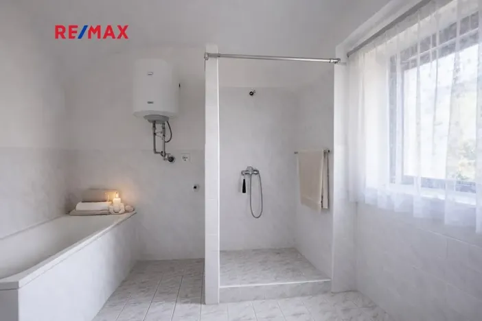 Prodej rodinného domu, Kozojedy, 240 m2