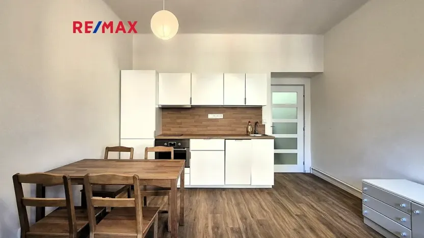 Pronájem bytu 2+kk, Praha - Nusle, Mikuláše z Husi, 44 m2