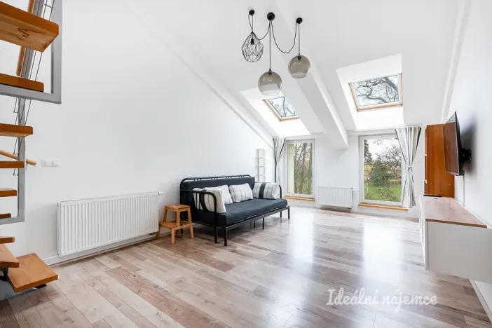 Pronájem bytu 2+kk, Praha - Lochkov, U sladovny, 63 m2