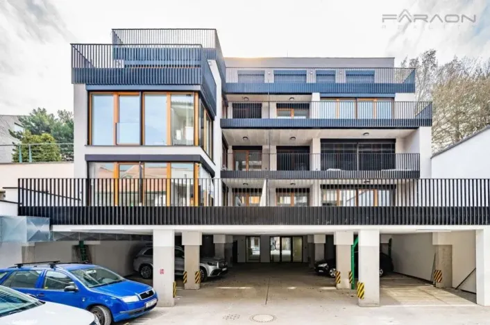 Pronájem bytu 2+kk, Praha - Břevnov, Bělohorská, 111 m2