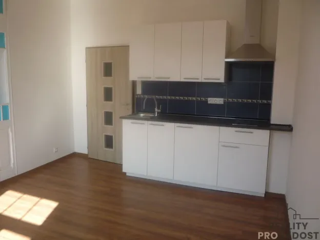 Pronájem bytu 2+kk, Kladno, Jeronýmova, 42 m2