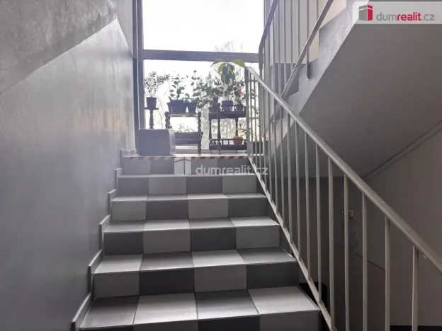 Pronájem bytu 1+kk, Praha - Horní Počernice, Mezi úvozy, 13 m2