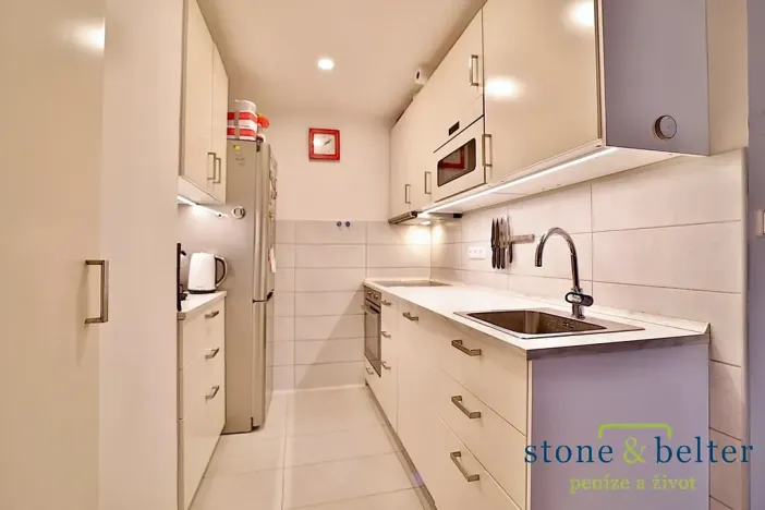 Pronájem bytu 2+kk, Praha - Kamýk, Smotlachova, 43 m2