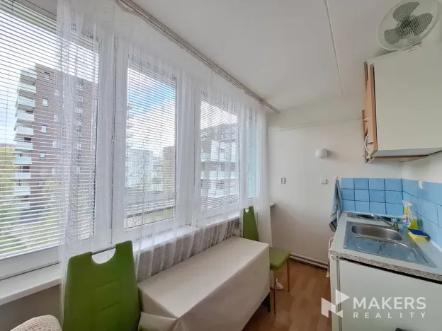 Pronájem bytu 1+kk, Praha - Karlín, K Olympiku, 35 m2