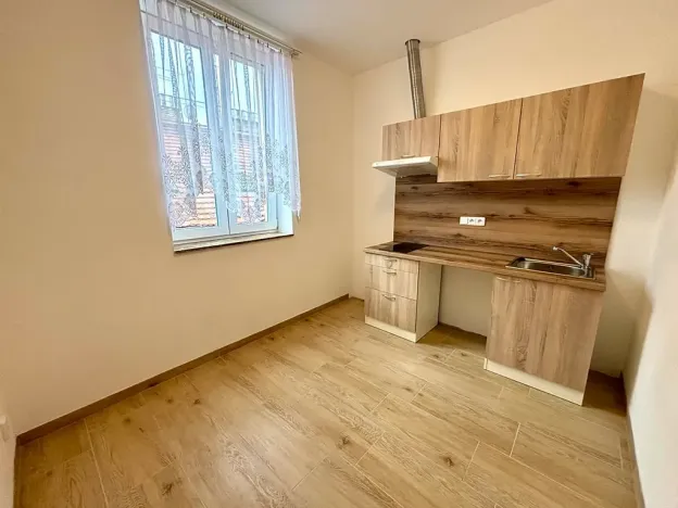 Pronájem bytu 1+1, Praha - Košíře, Holečkova, 35 m2