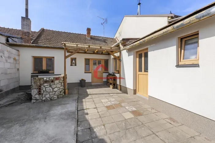 Prodej rodinného domu, Břeclav - Poštorná, Hlavní, 115 m2