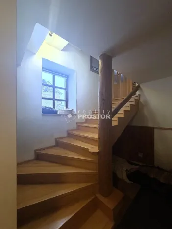 Prodej vícegeneračního domu, Ledčice, 149 m2