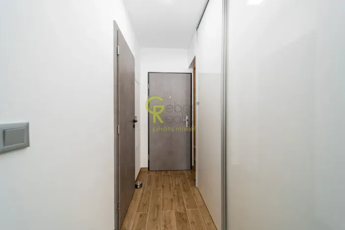 Pronájem bytu 1+kk, Praha - Hodkovičky, Pod lysinami, 30 m2