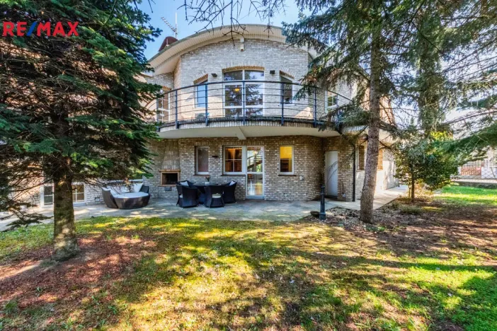 Prodej kanceláře, Praha, U zahrádek, 433 m2