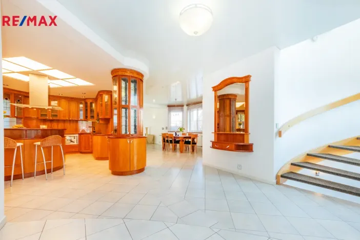 Prodej kanceláře, Praha, U zahrádek, 433 m2