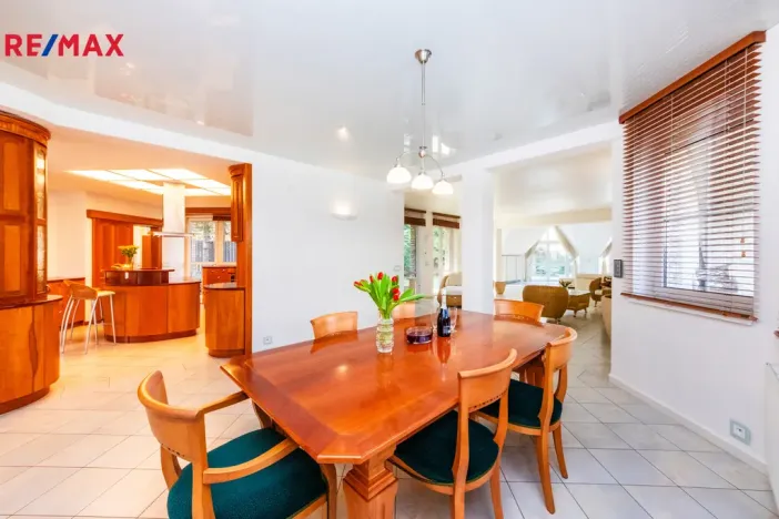 Prodej kanceláře, Praha, U zahrádek, 433 m2