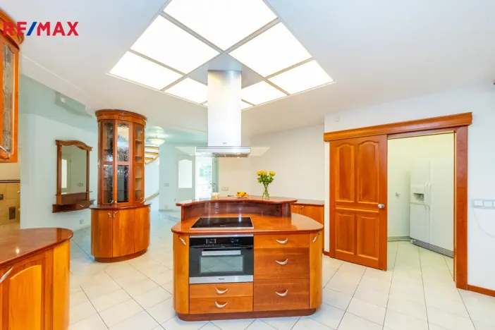 Prodej rodinného domu, Praha, U zahrádek, 433 m2