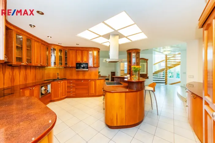 Prodej rodinného domu, Praha, U zahrádek, 433 m2