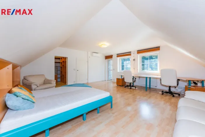 Prodej rodinného domu, Praha, U zahrádek, 433 m2