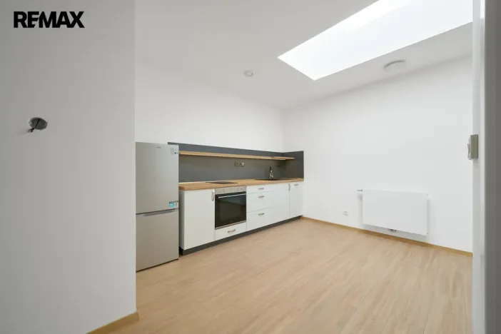 Pronájem bytu 1+kk, Hradec Králové - Pražské Předměstí, Blažíčkovo náměstí, 19 m2