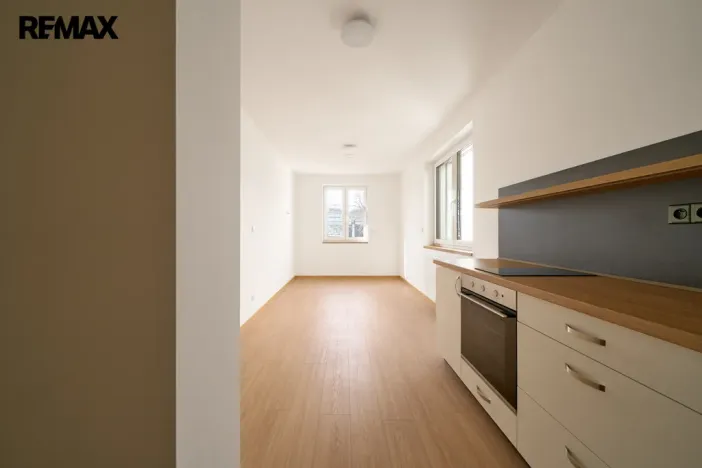 Pronájem bytu 1+kk, Hradec Králové - Pražské Předměstí, Blažíčkovo náměstí, 30 m2