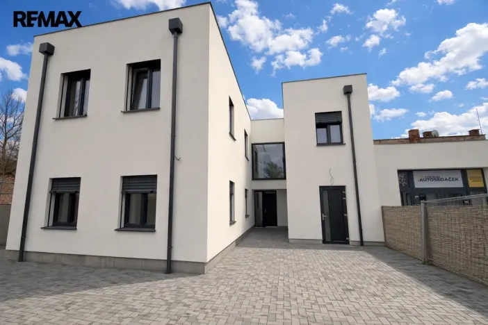 Pronájem bytu 1+kk, Hradec Králové - Pražské Předměstí, Blažíčkovo náměstí, 30 m2
