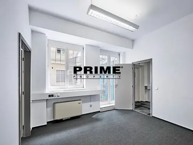Pronájem kanceláře, Praha - Nové Město, Soukenická, 244 m2