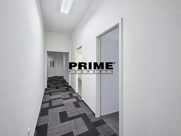 Pronájem kanceláře, Praha - Nové Město, Soukenická, 244 m2