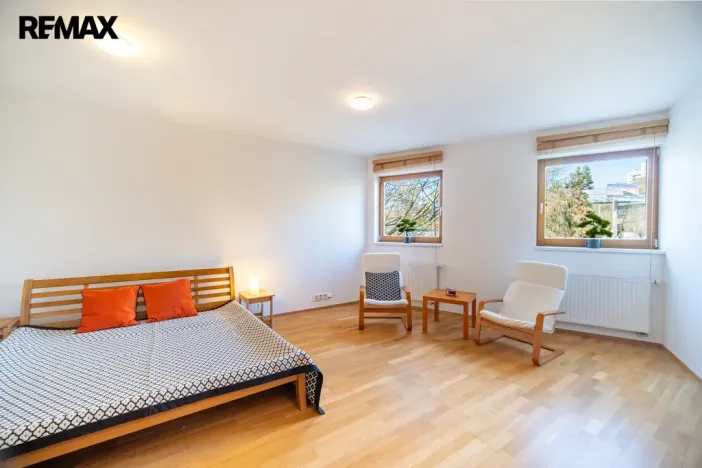 Pronájem bytu 1+1, Praha - Radlice, Pechlátova, 43 m2