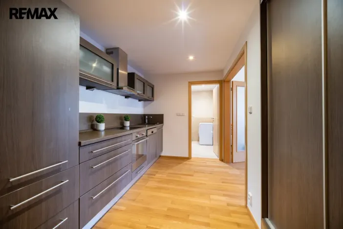 Pronájem bytu 1+1, Praha - Radlice, Pechlátova, 43 m2