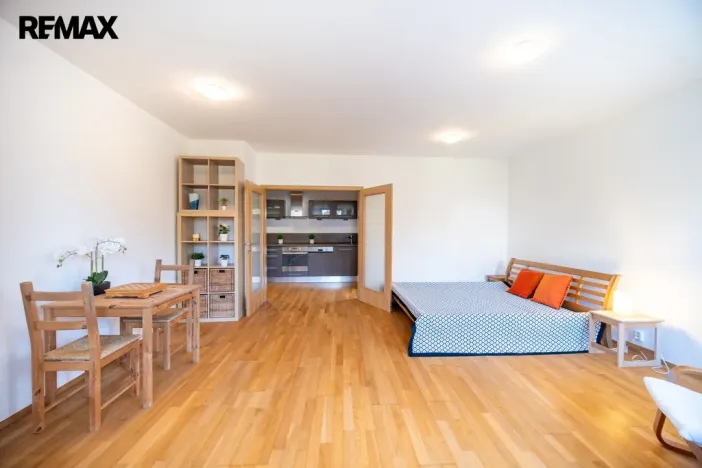 Pronájem bytu 1+1, Praha - Radlice, Pechlátova, 43 m2