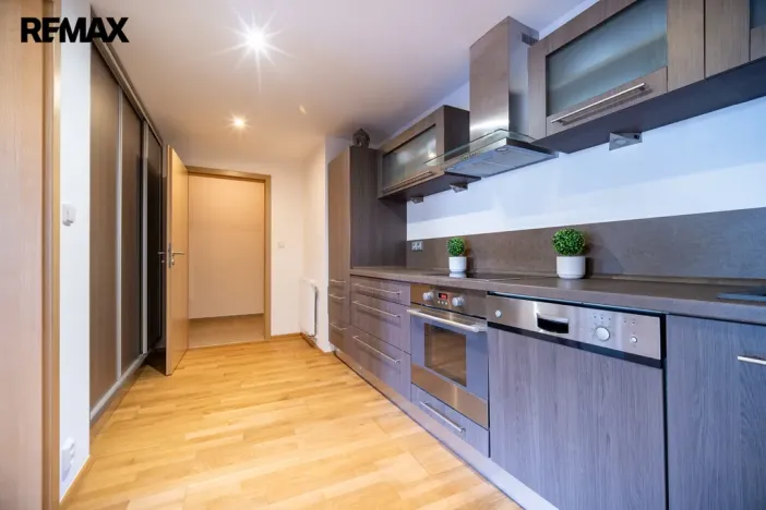 Pronájem bytu 1+1, Praha - Radlice, Pechlátova, 43 m2