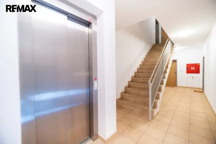 Pronájem bytu 1+1, Praha - Radlice, Pechlátova, 43 m2