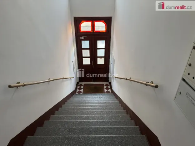 Pronájem bytu 2+1, Praha - Smíchov, U Nikolajky, 68 m2